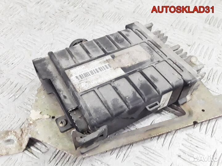 Блок эбу Volkswagen Passat B3 443907311E