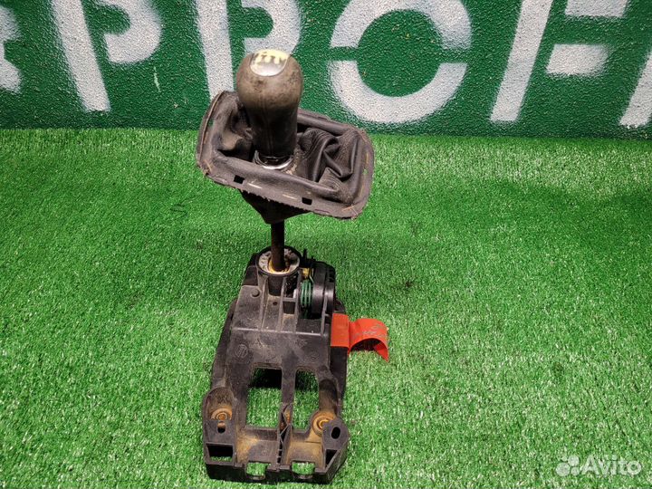 Кулиса кпп на Toyota Avensis