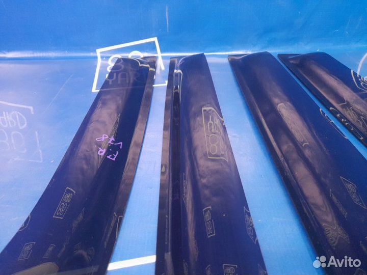 Ветровик Mitsubishi Pajero V78 4M41 2003