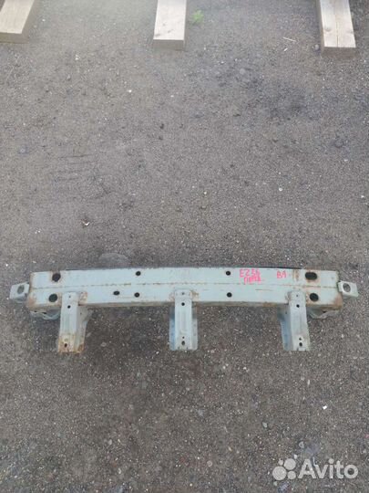 Усилитель переднего бампера Субару трибека рест