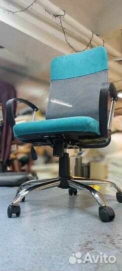 Офисное компьютерное кресло