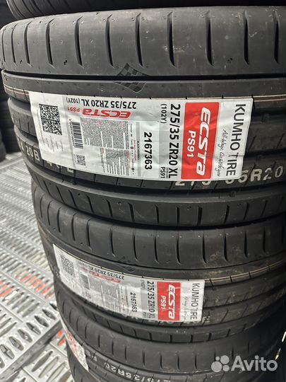 Kumho Ecsta PS91 245/40 R20 и 275/35 R20 102Y