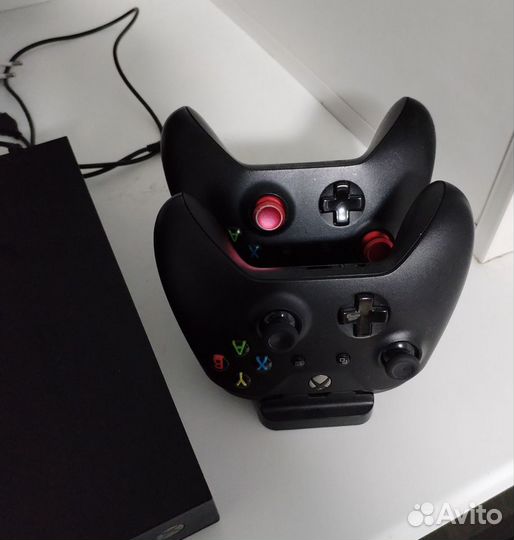 Игровая приставка Xbox ONE X