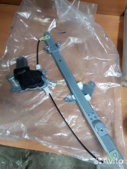 Стеклоподъемник Ниссан Навара D40 827003X30A