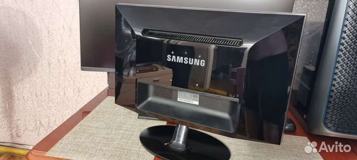 Монитор Samsung p2250