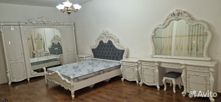 Спальный гарнитур Батичелла