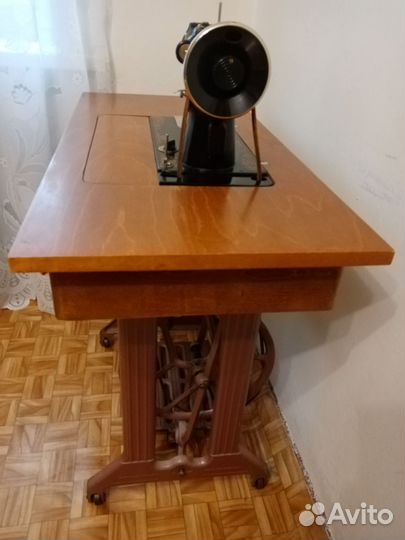 Швейная машина Подольск ножная