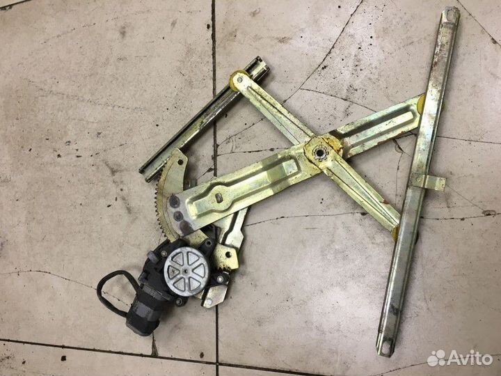 Стеклоподъемник электрический задний правый