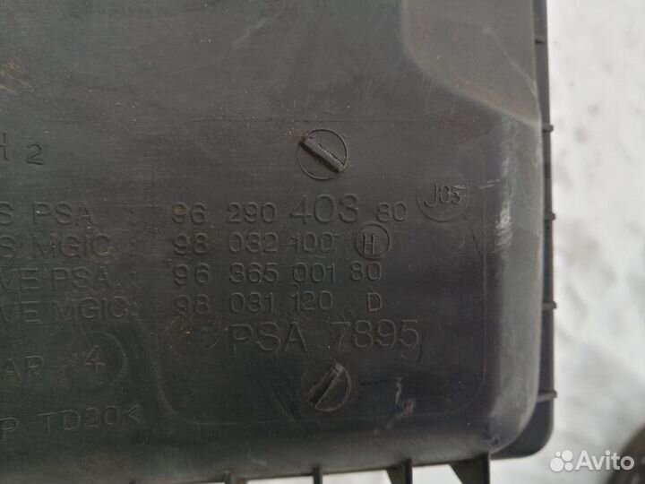 Корпус воздушного Фильтра Пежо 607