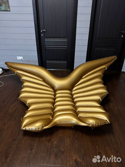 Надувной круг для плавания