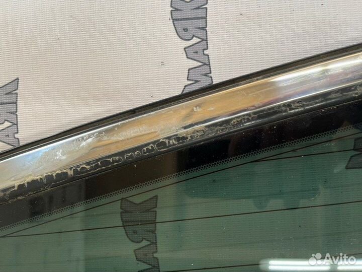 Стекло боковое багажника заднее правое Mazda