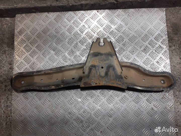 Балка поперечная Renault Duster