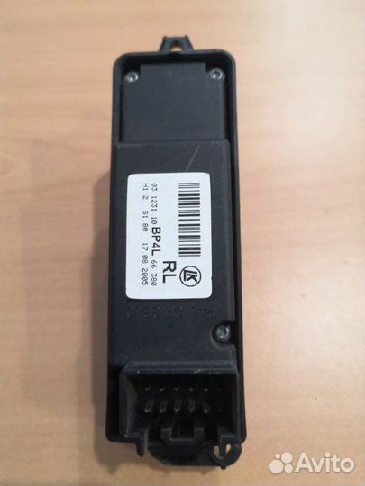 Кнопка стеклоподъемника Mazda 3 BK