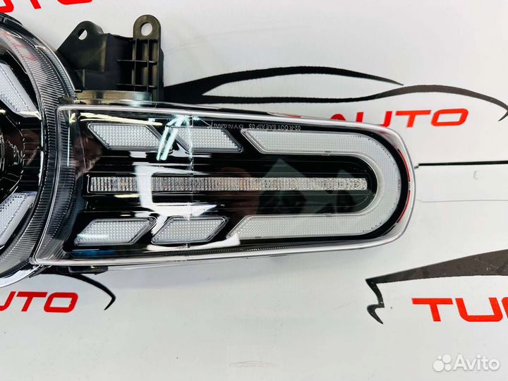 Фары Toyota FJ Cruiser M6369