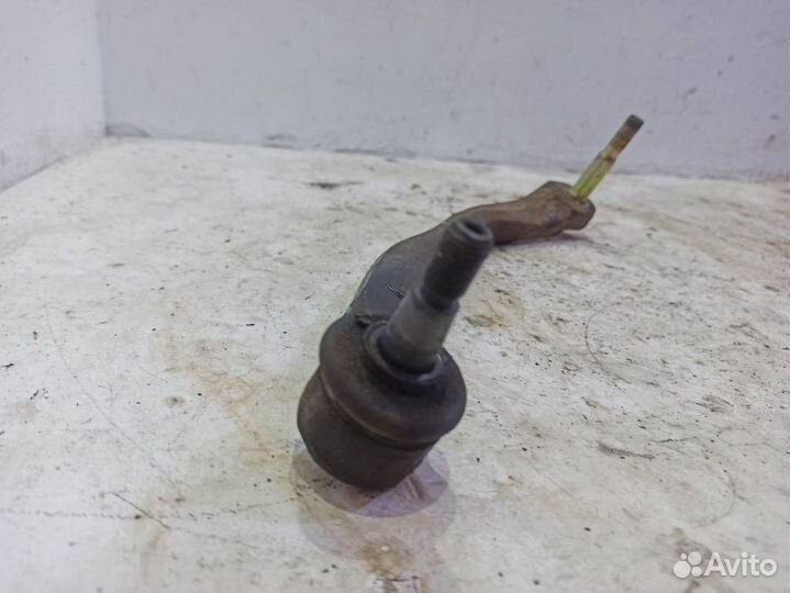 Рычаг передний левый верхний