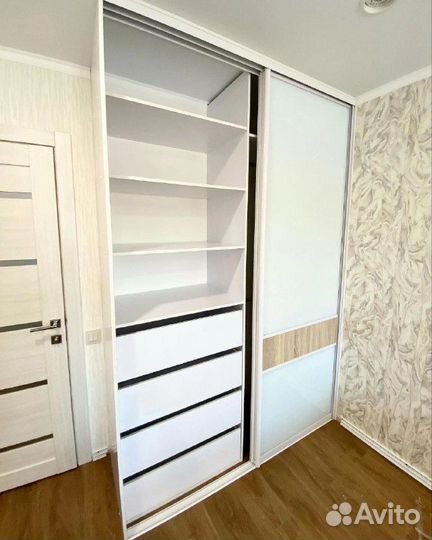 Шкаф купе с зеркалом