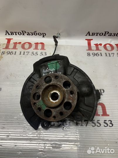 Кулак передний левый правый W168 a140 mercedes