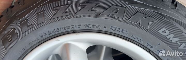 Bridgestone Blizzak DM-V1 245/65 R17