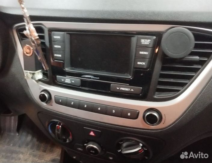 Магнитола штатная на Hyundai Solaris 2