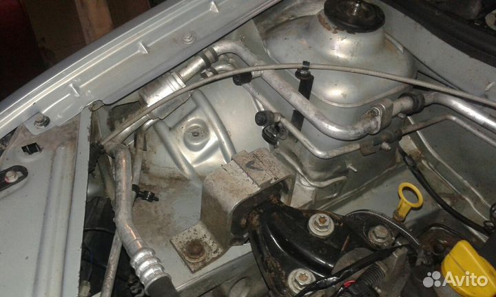 Рено Логан трубки кондиционера