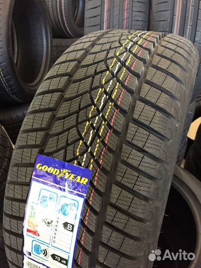 Goodyear UltraGrip Performance+ 215/65 R16