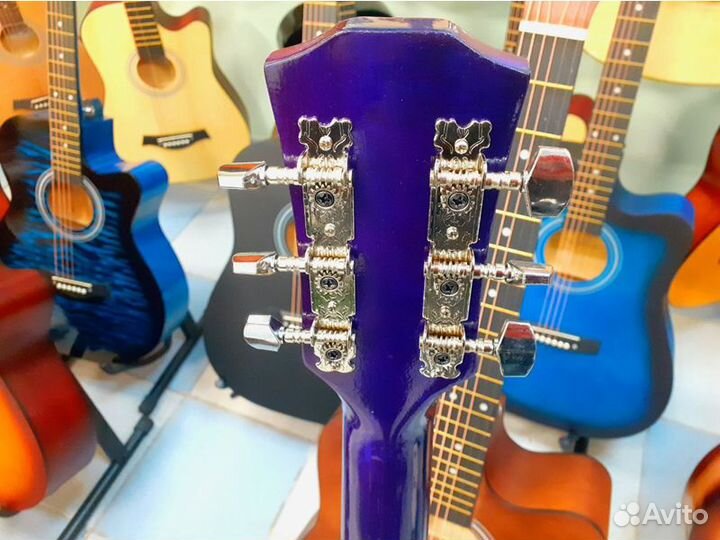 Гитара акустическая новая + чехол + стойка + тюнер
