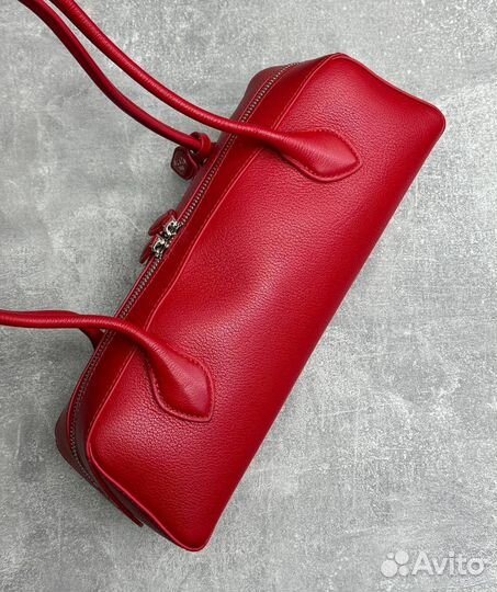 Сумка Alaia Le Teckel кожа красная