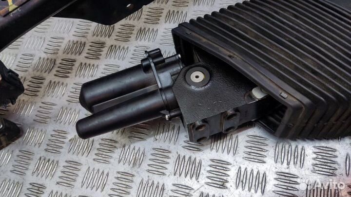 Фаркоп Bmw 5-Series F10 N63B44 2009-2017