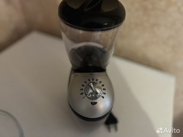 Кофемолка delonghi