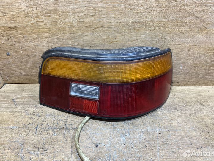 Фонарь правый Toyota Corolla E90 Арт. 111323