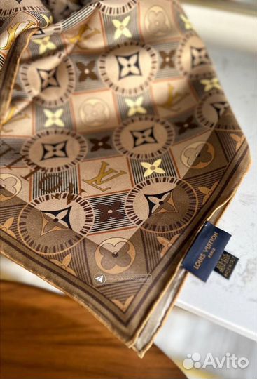 Палантин шелковый платок Louis Vuitton