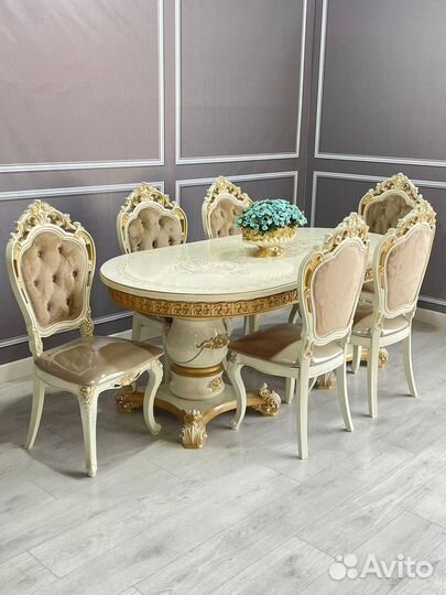 Кухонный стол и стулья