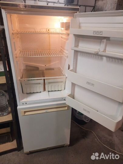 Холодильник stinol