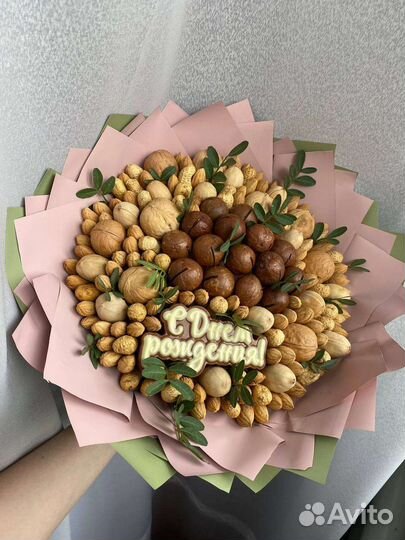 Съедобные букеты из сухофруктов и орехов, конфет