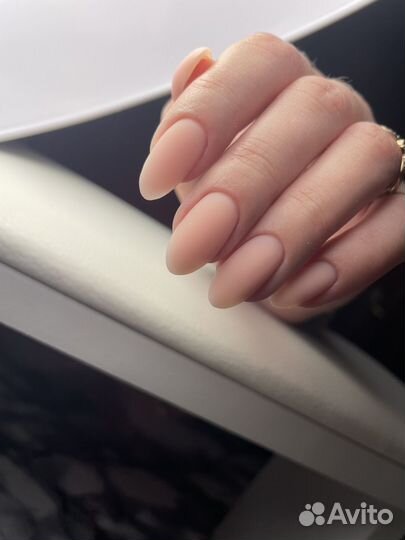 Маникюр, педикюр гель-лак