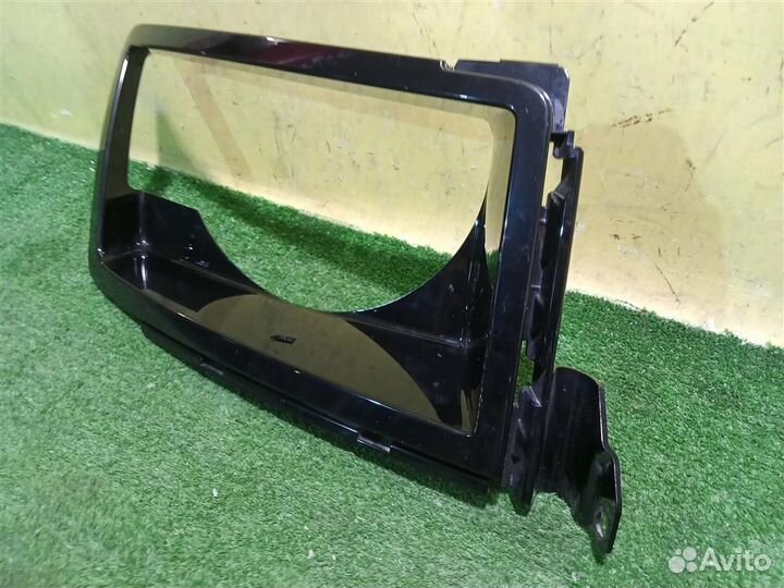 Накладка фары Land Rover Defender (110) 2019