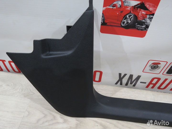 Накладка порога передняя правая Volkswagen Tiguan