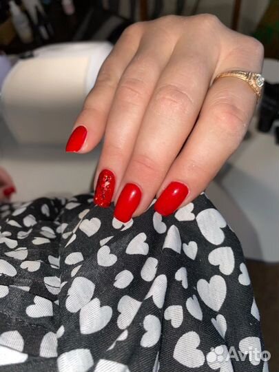 Маникюр и педикюр