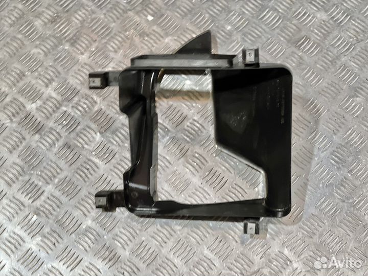 Воздуховод радиатора правый BMW X5 F15 N63