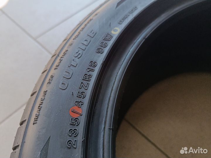 Tracmax X-Privilo TX3 235/45 R18 98W