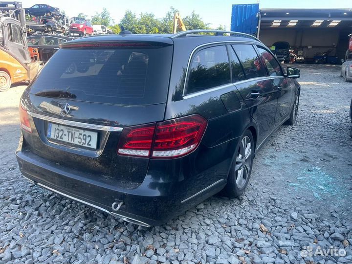 Петля капота mercedes benz E-class W212 2013