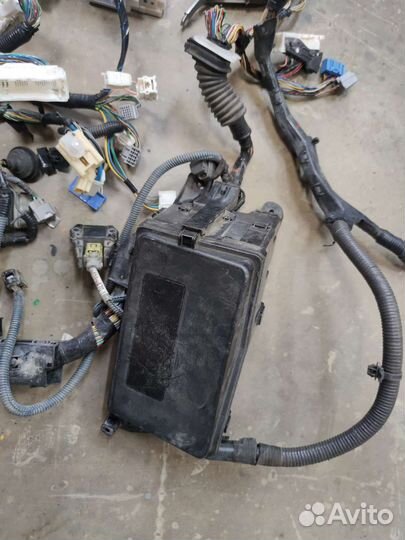 Проводка crown majesta uzs186