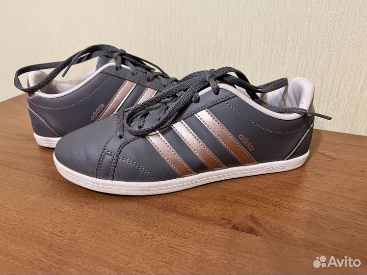 Кроссовки Adidas