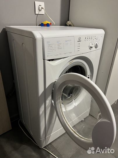 Стиральная машина indesit 5кг