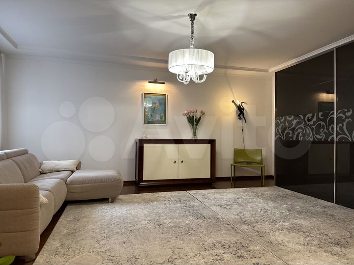 4-к. квартира, 193 м², 3/9 эт.