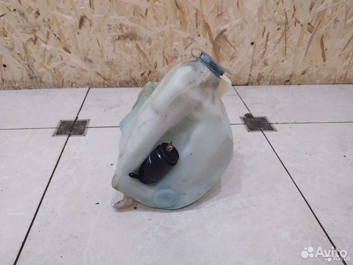 Бачок омывателя Audi 80