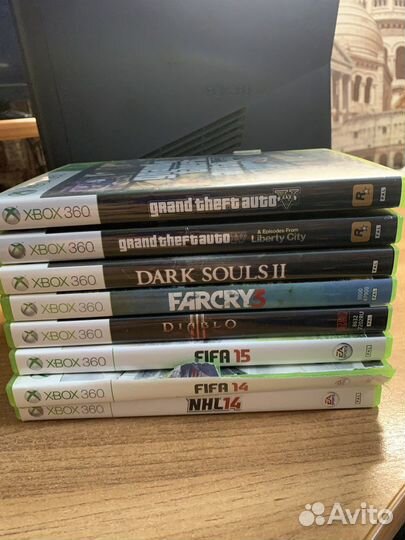 Xbox 360 с геймпадом и играми