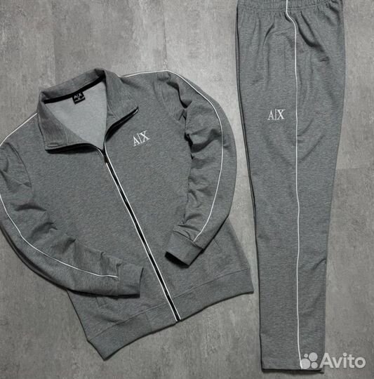 Костюмы для спорта Armani долговечные