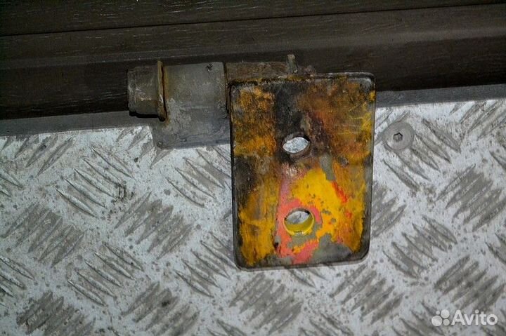 Металлический трапик volvo FH16 (01.93)