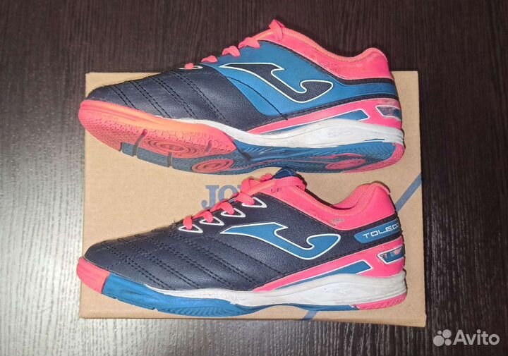 Детские футбольные бутсы